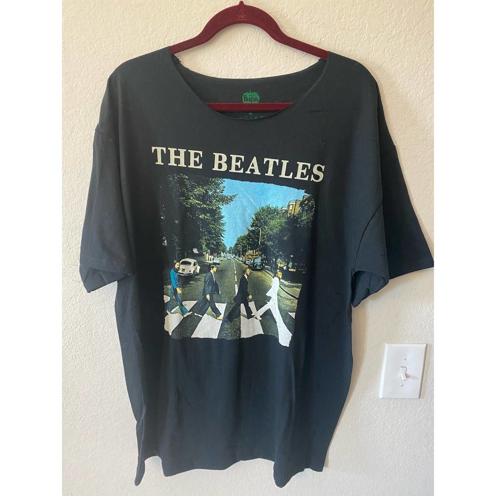 Graphic Tee - The Beatles Size XL